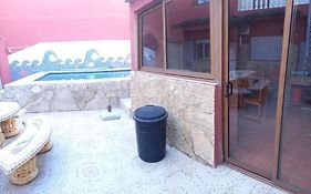casa con piscina privada